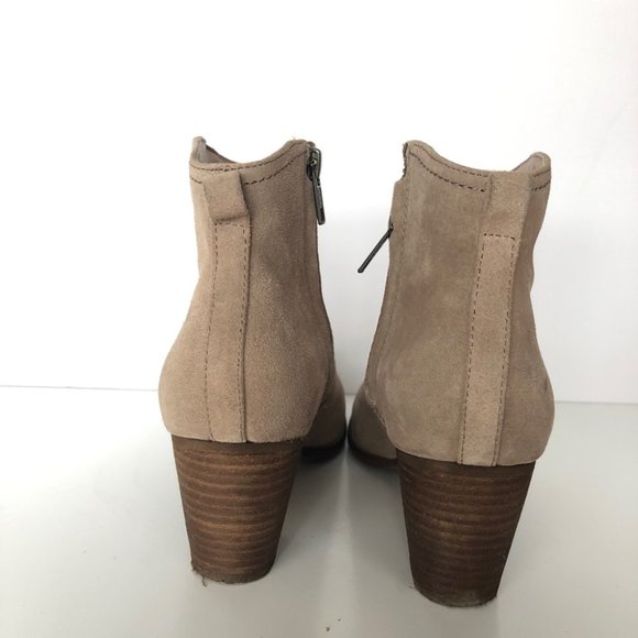 Land’s End Suede Leather Chelsea Bootie 7 US /37.5 EU - Picture 6 of 8